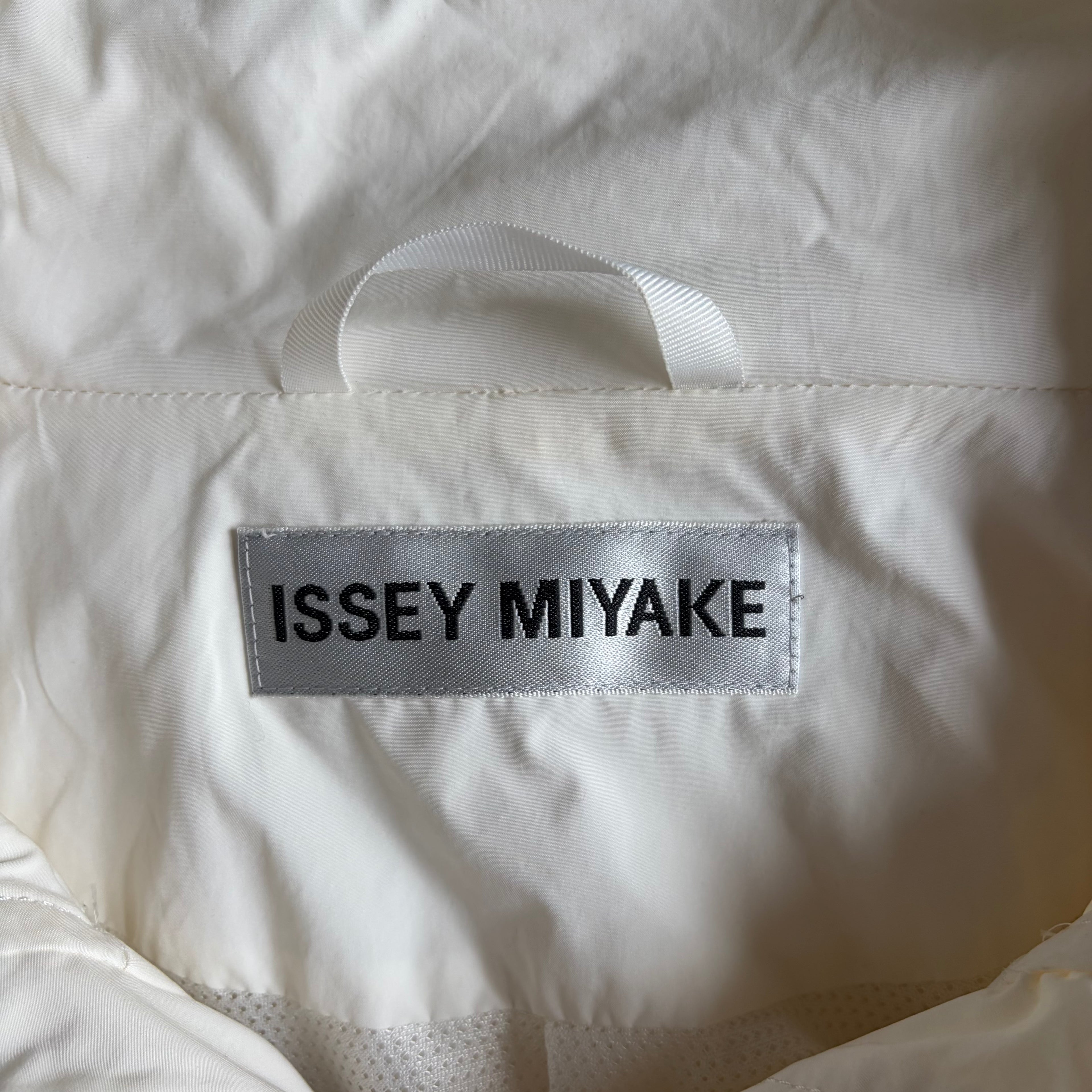 ISSEY MIYAKE Parachute coat